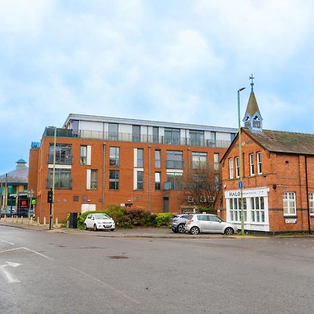 The Regency Suite - Modern 2-Bed 1-Bath Apartment Chertsey Luaran gambar