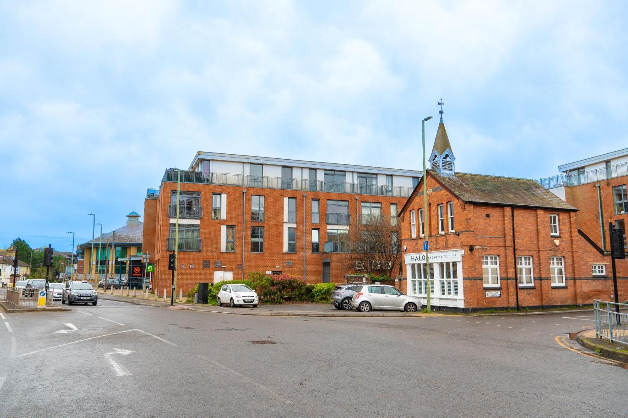 The Regency Suite - Modern 2-Bed 1-Bath Apartment Chertsey Luaran gambar