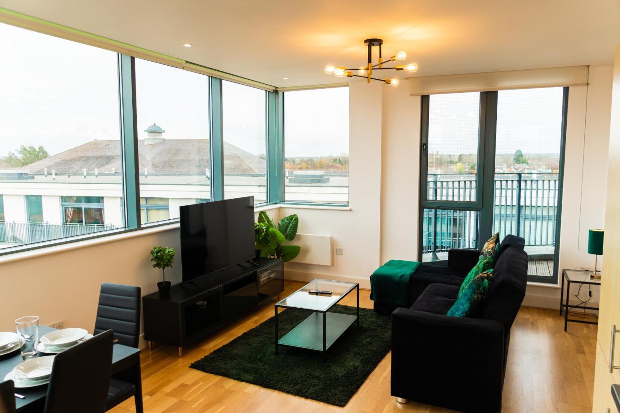 The Regency Suite - Modern 2-Bed 1-Bath Apartment Chertsey Luaran gambar