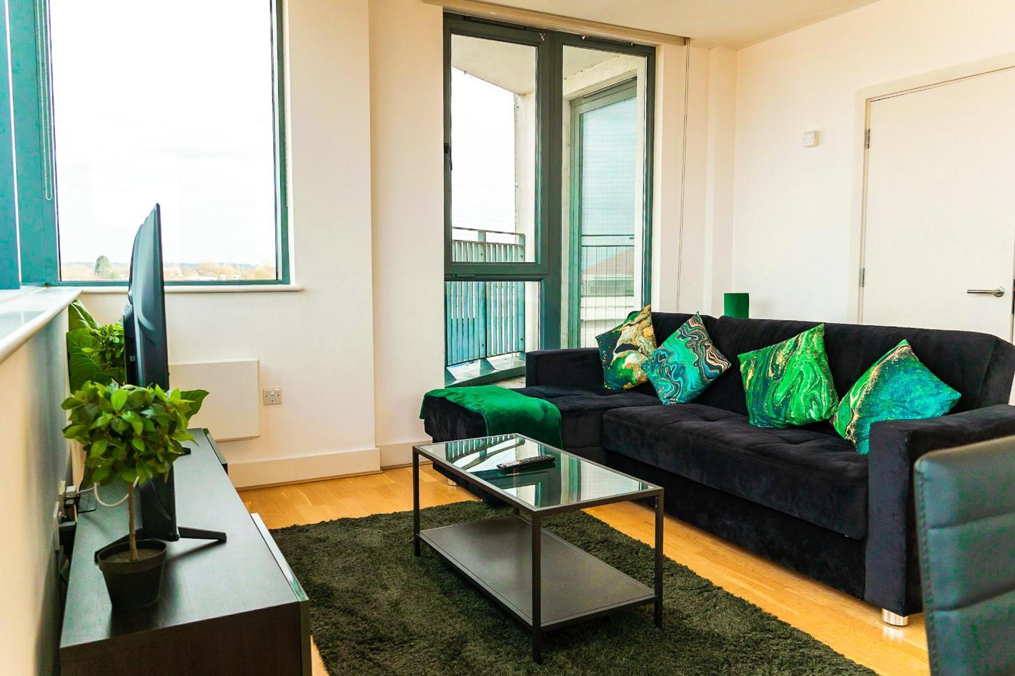 The Regency Suite - Modern 2-Bed 1-Bath Apartment Chertsey Luaran gambar