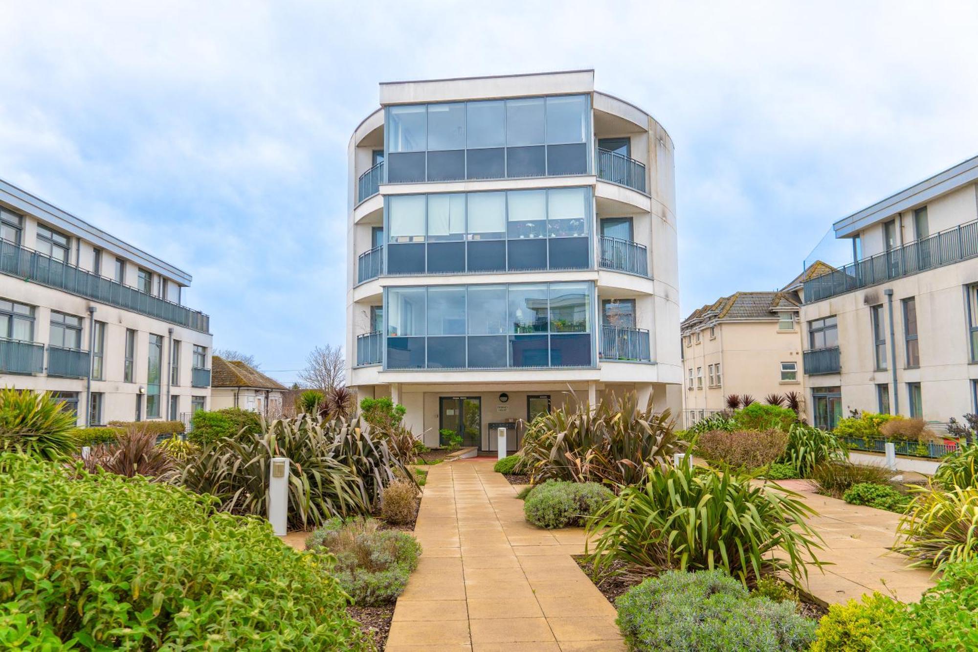 The Regency Suite - Modern 2-Bed 1-Bath Apartment Chertsey Luaran gambar
